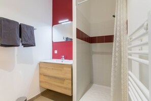 Hårføner, håndklær, såpe og sjampo