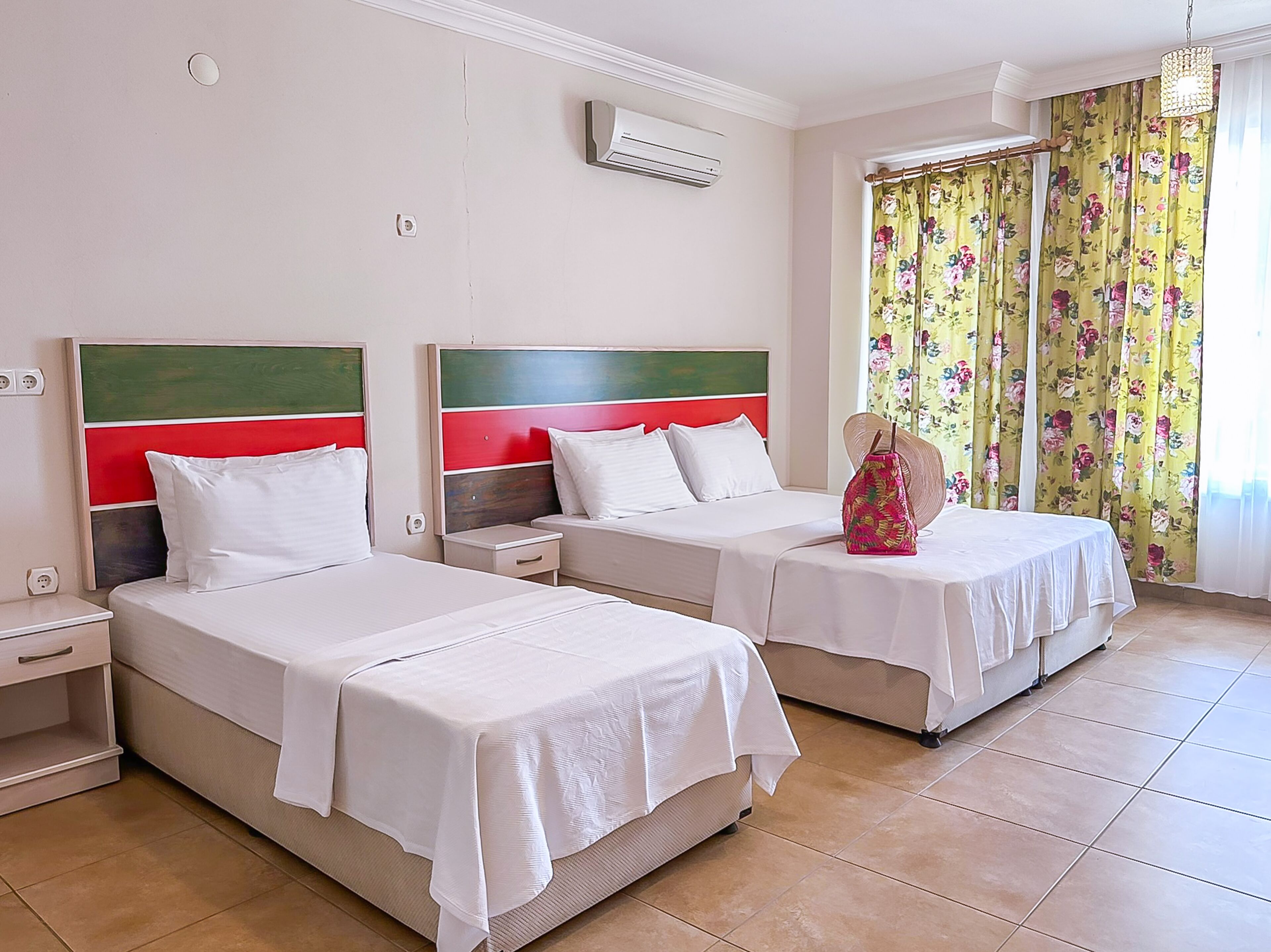 Standard Triple Room, Balcony, Sea View | Free WiFi, bed sheets