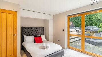 5 間睡房、書桌、熨斗/熨衫板、Wi-Fi