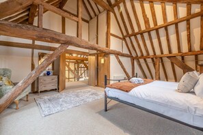 5 Schlafzimmer, Bügeleisen/Bügelbrett, WLAN, Bettwäsche