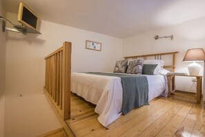 1 bedroom, iron/ironing board, free WiFi, bed sheets - Acogedor Apartamento Entre Sol y Gran Vía (Madrid)