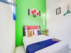 Economy Double Room | Desk, laptop workspace, free WiFi, bed sheets