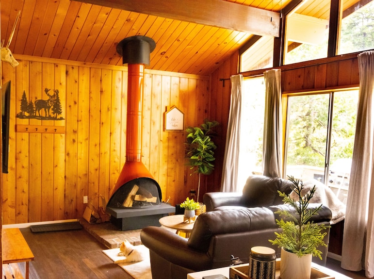 Cabin - Rustic Glam + Game Room + Views +Workspace- Minutes From Attractions - Running Springs, CA