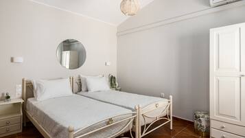House, 1 Bedroom | In-room safe, iron/ironing board, free cots/infant beds, free WiFi