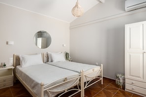 Casa, 1 camera da letto | Una cassaforte in camera, ferro/asse da stiro