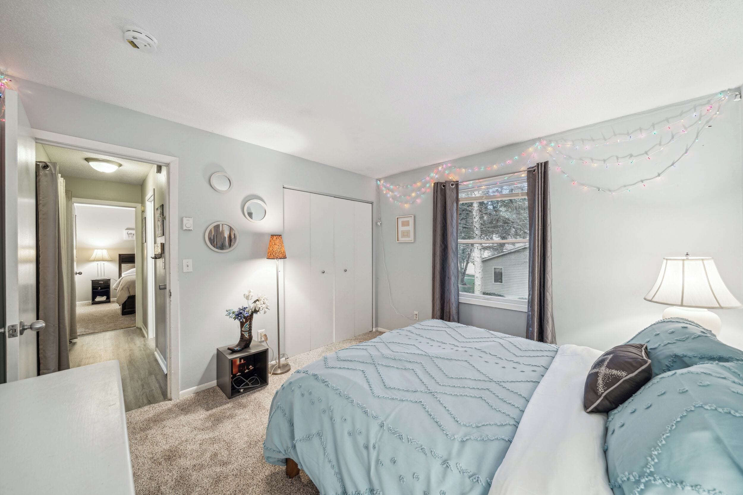 3 Schlafzimmer, Schreibtisch, Bügeleisen/Bügelbrett, Reisekinderbett