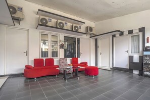 Lobby - Hotel O Happy Homestay Syariah (Asrikaton)