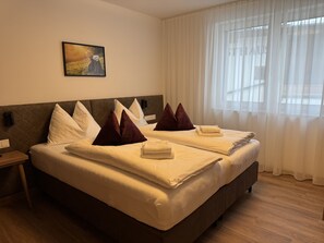 2 chambres, fer et planche à repasser, Wi-Fi gratuit, draps fournis