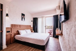 Standard Room | Premium bedding, minibar, laptop workspace, free WiFi - Sirius Mi Sun Paradise (Cesme)