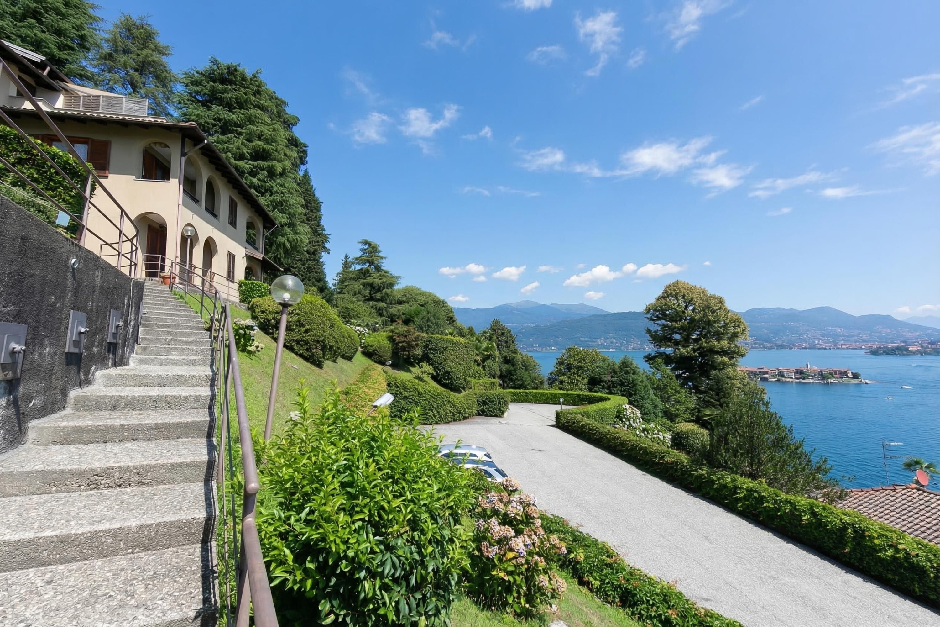 Familieleilighet, 2 soverom, balkong, ved fjell (Pandora Lake Maggiore View and) | Inngang