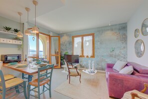 21-inch TV with cable channels - Pandora Lake View Stresa (Stresa)