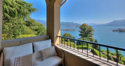 Pandora Lake View Stresa