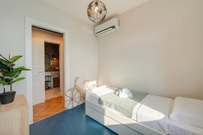 Family Apartment, Multiple Bedrooms, Mountainside (Pandora Lake View Stresa) | 2 bedrooms, free WiFi, bed sheets - Pandora Lake View Stresa (Stresa)