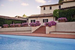 Front of property - Agriturismo Bardeggiano (Colle di Val d'Elsa)
