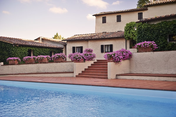 Front of property - Agriturismo Bardeggiano (Colle di Val d'Elsa)