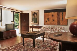 Trilo4 Nr 2 | Living area | Flat-screen TV - Agriturismo Bardeggiano (Colle di Val d'Elsa)