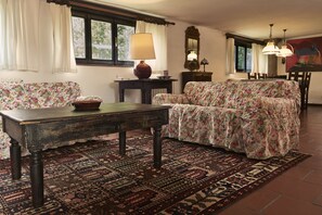 Trilo4 Nr 2 | Living area | Flat-screen TV - Agriturismo Bardeggiano (Colle di Val d'Elsa)