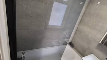 Apartment, Multiple Beds | Bathroom