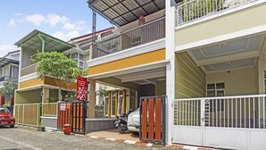 Unclassified image, 5 of 26, button - OYO Life 90786 De Campus Homestay Syariah (Malang)