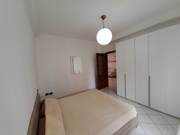 2 bedrooms, bed sheets