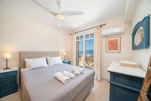 4 bedrooms, iron/ironing board, WiFi