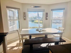 Dining - Private heated Pool/Gym/Games/Sauna/Massage Chair (Hernando Beach)
