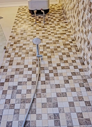 Shower - Hotel O Sumpil Syariah (Malang)