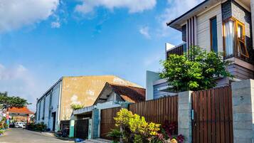 Fachada da propriedade