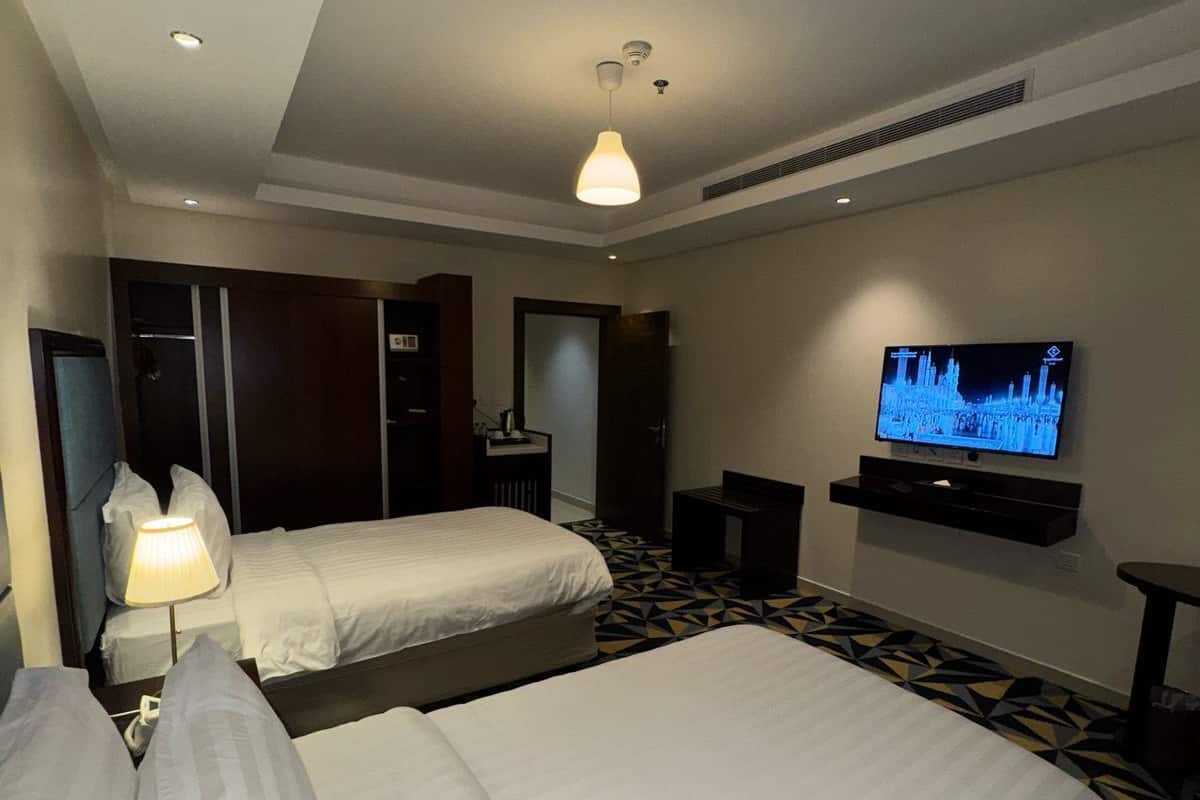 Deluxe Twin Room | 2 bedrooms, hypo-allergenic bedding, pillowtop beds, in-room safe
