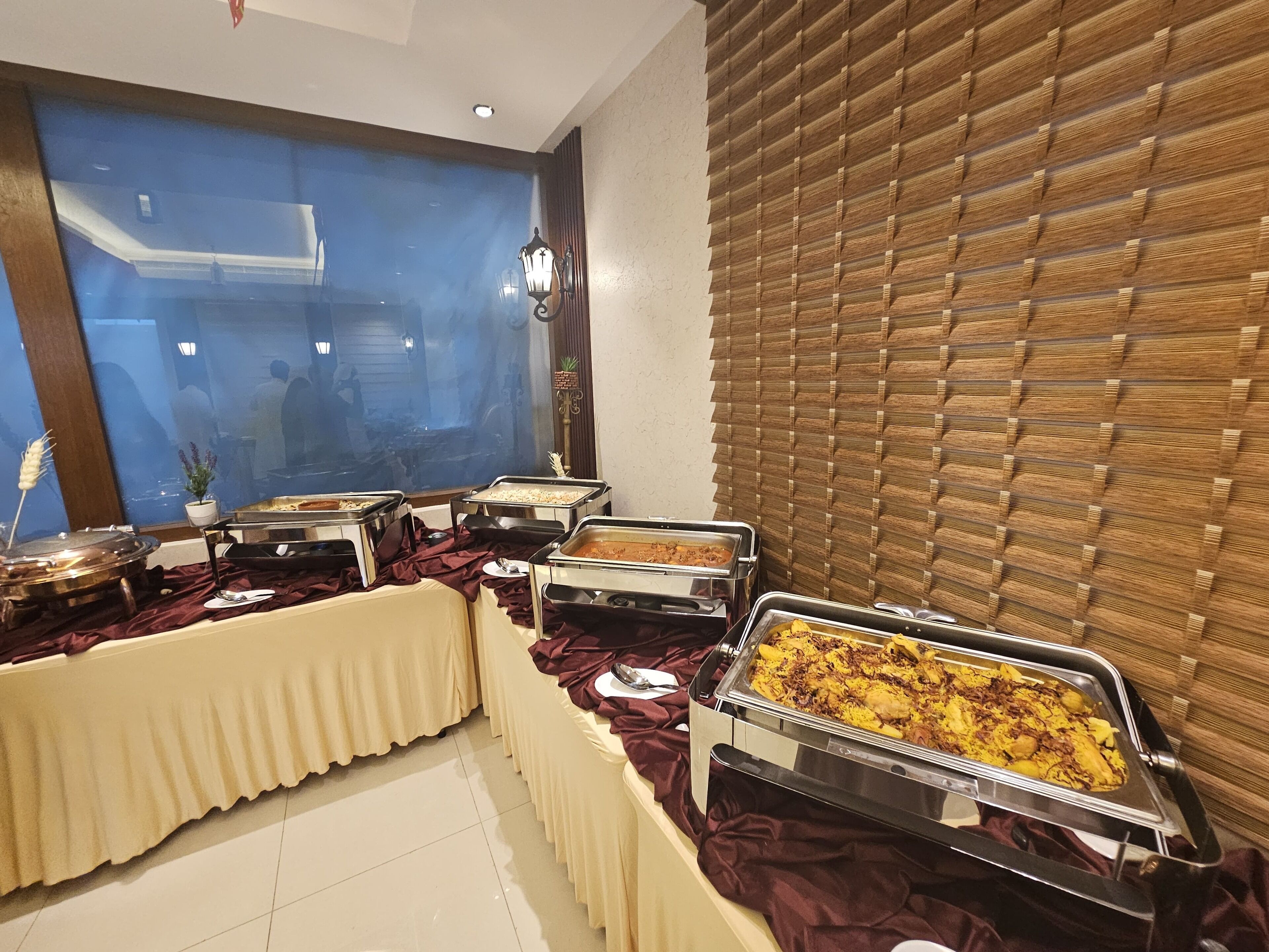 Daily Cantonese breakfast (SAR 35 per person)