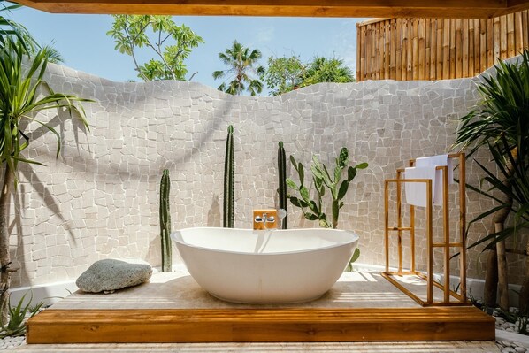 Bathroom - Canggutopia by Alfred in Bali (Canggu)