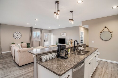 Beach Cove | Wine Tours | Lake Michigan | Dunes