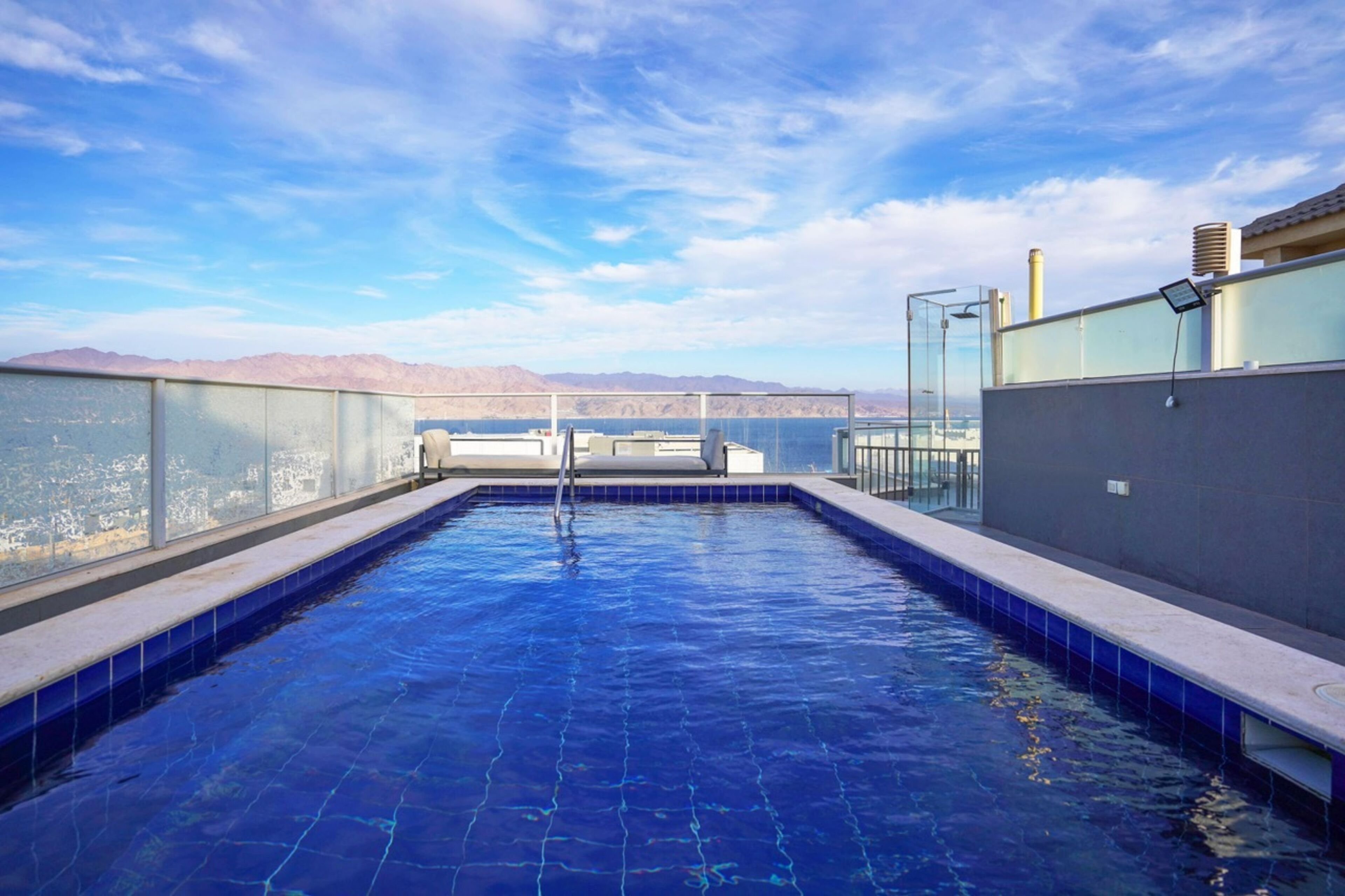 Hồ bơi ngoài trời 