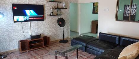 Cottage | Living area