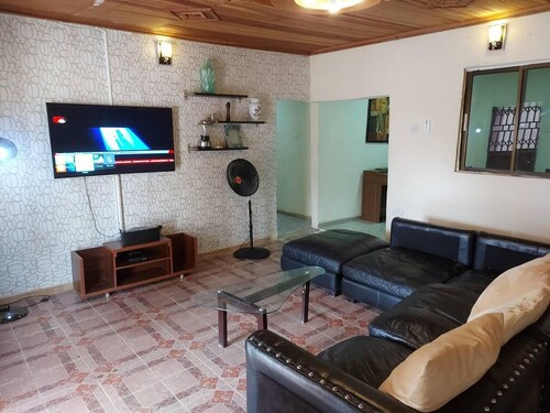 Charming 2-bed Cottage in Benin City