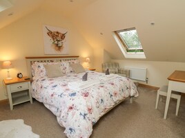 2 bedrooms, individually decorated, individually furnished, free WiFi