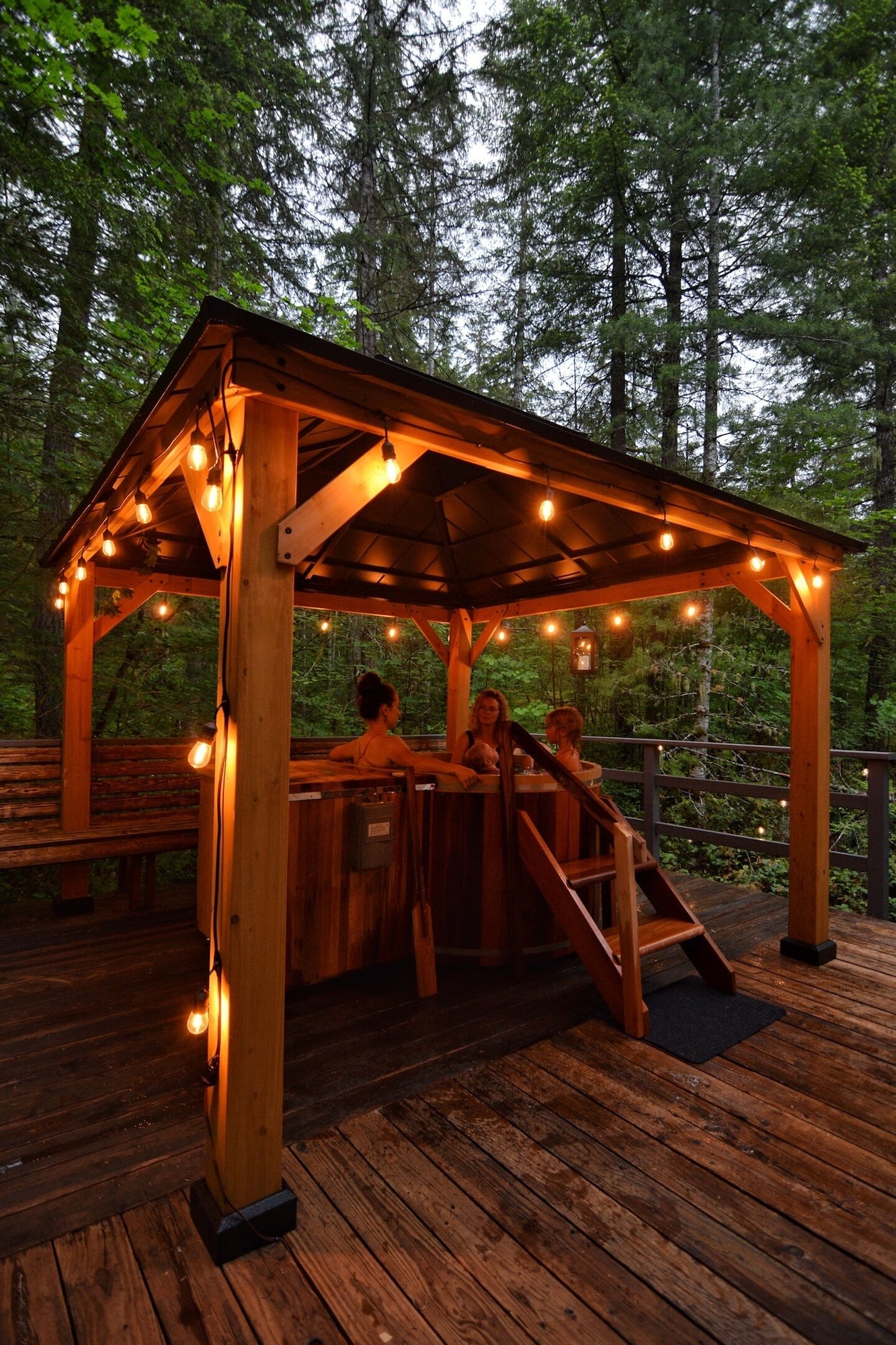Outdoor spa tub