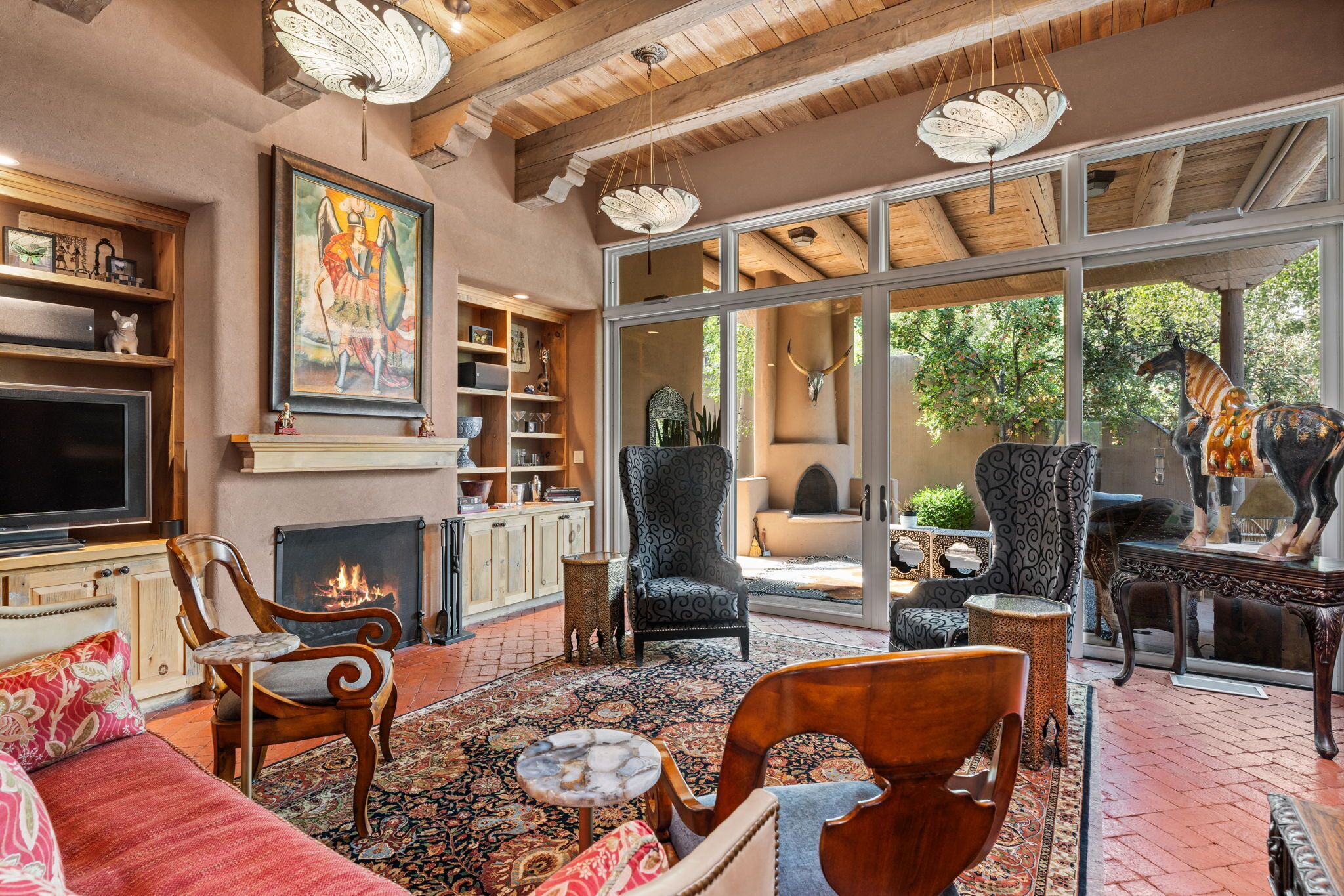 Smart TV, fireplace, stereo