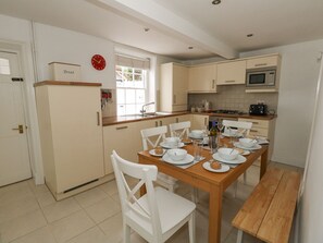 Cottage | Interior - Harbour Tales (Weymouth)