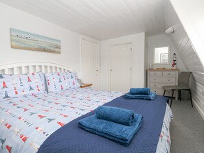 Cottage | 3 bedrooms, individually decorated, individually furnished, free WiFi - Harbour Tales (Weymouth)