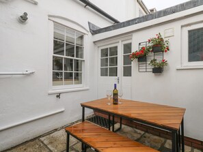 Cottage | Outdoor dining