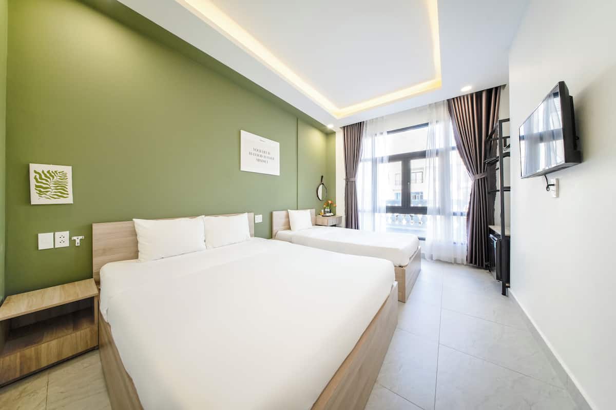 Family Triple Room, City View