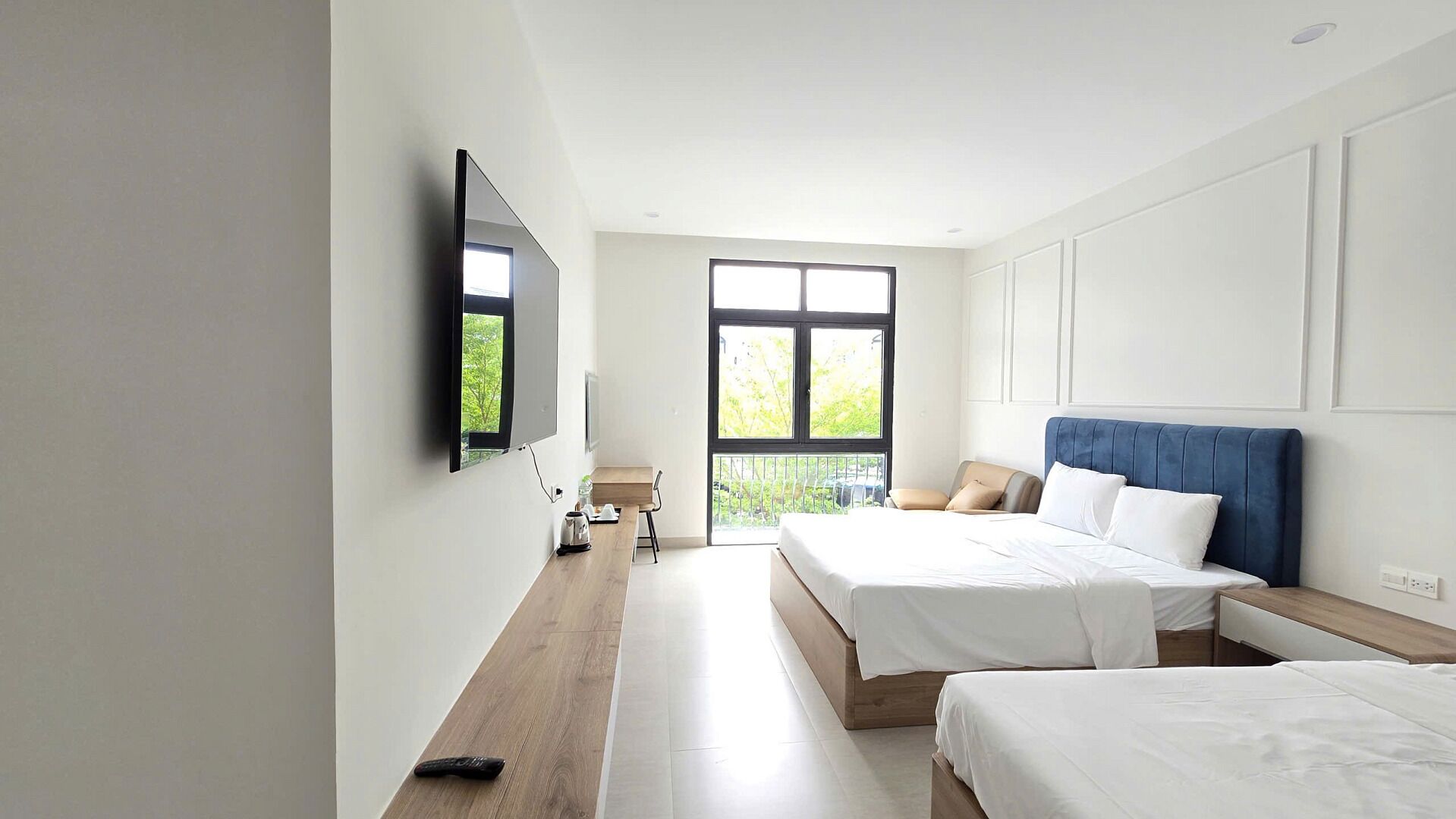 Superior Quadruple Room, 2 Double Beds, City View