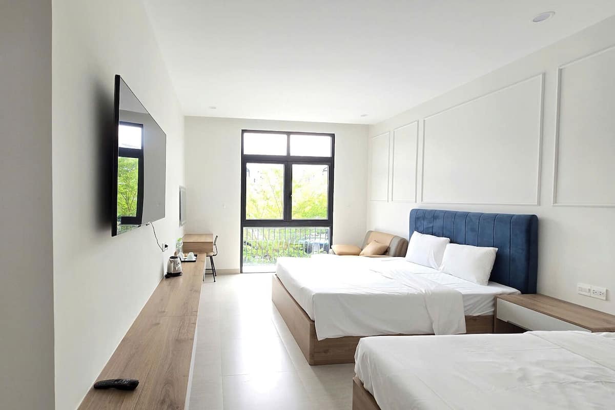 Superior Quadruple Room, 2 Double Beds, City View