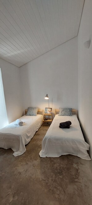 3 quartos, berço de viagem, Wi-Fi, roupa de cama