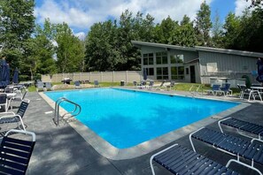 Pool - Summer Dream! The Handle Studio (Dover)