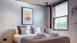 2 bedrooms, iron/ironing board, WiFi (free), bed sheets
