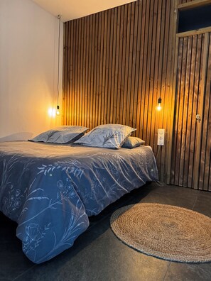 1 chambre, fer et planche à repasser, Wi-Fi, draps fournis