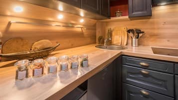 Refrigerador, horno y lavavajillas