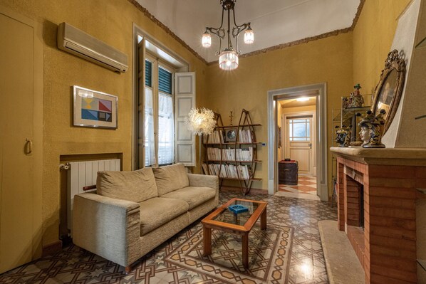Apartment | 3 bedrooms - Amari Elegant Apartment by Wonderful Italy (Palermo)